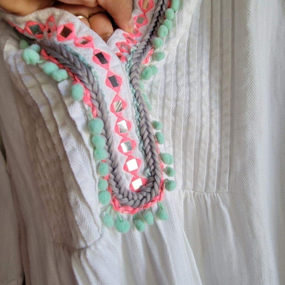 Embroidered Women’s NVELOP Embellished Cover Up- Small Indian Tunic White 3/4" - Picture 9 of 12